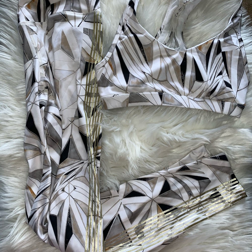 EUC Forever 21 Workout legging & bra set